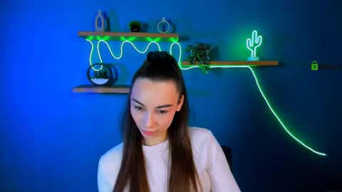 kira_light__ online show from 11/06/25, 09:43