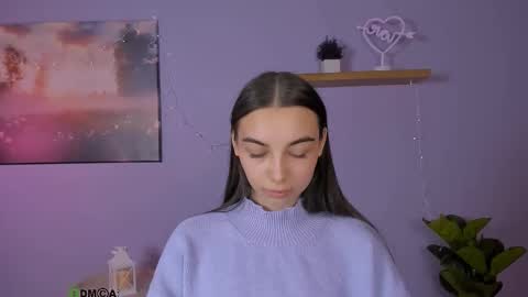 kira_light__ online show from 12/17/25, 09:59