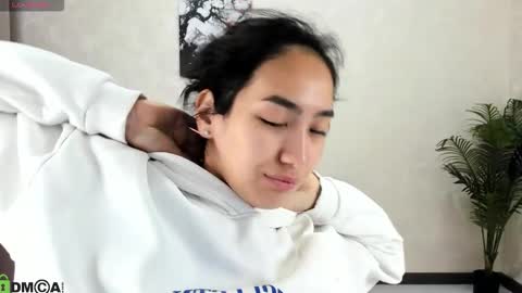 Aura online show from 10/06/25, 03:26