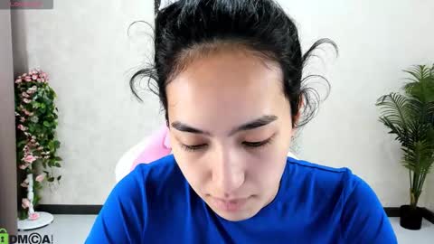 Aura online show from 10/12/25, 01:59