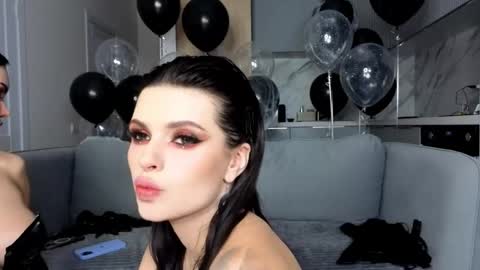 Kira and friends online show from 11/02/25, 03:42