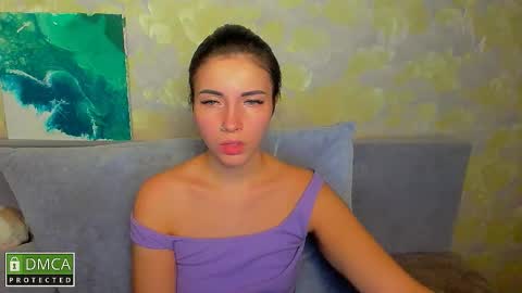 Kira  online show from 11/08/25, 10:19