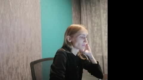 Snapshot of kira_morekiss chatting on 10/25/25, 06:02 kira_morekiss online show from 10/25/25, 06:02