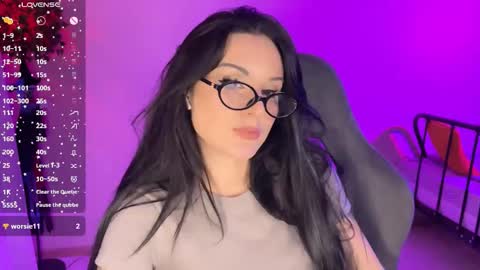 Snapshot of kira_sapphire chatting on 11/23/25, 04:01 Kira online show from 11/23/25, 04:01