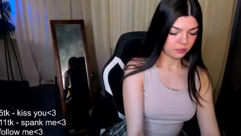 Snapshot of kira_seduce chatting on 11/17/25, 09:37 Kira online show from 11/17/25, 09:37