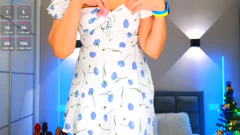 Snapshot of kira_sexxx chatting on 12/22/24, 03:33 Kira online show from 12/22/24, 03:33