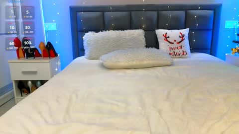 Snapshot of kira_sexxx chatting on 12/30/24, 05:04 Kira online show from 12/30/24, 05:04