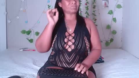 Snapshot of kira_squir chatting on 09/14/25, 10:42 kira-squir online show from 09/14/25, 10:42