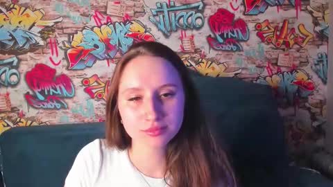 Kira online show from 12/17/25, 09:04