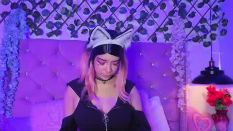 Kira online show from 05/08/26, 08:14