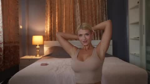 kira bloom online show from 05/21/26, 07:04