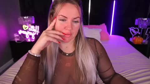 Kira online show from 11/14/25, 12:09