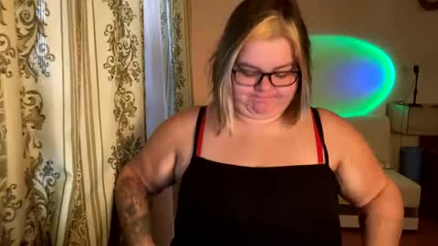 Snapshot of kiracobb chatting on 12/04/24, 10:35 Just Kira online show from 12/04/24, 10:35