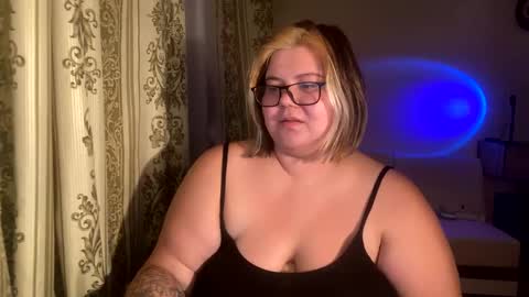 Snapshot of kiracobb chatting on 12/07/24, 01:18 Just Kira online show from 12/07/24, 01:18