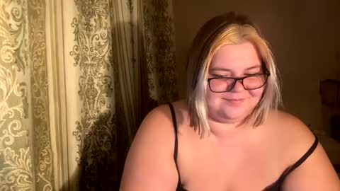 Snapshot of kiracobb chatting on 12/09/24, 06:14 Just Kira online show from 12/09/24, 06:14