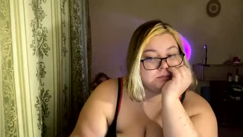 Snapshot of kiracobb chatting on 12/23/24, 12:19 Just Kira online show from 12/23/24, 12:19