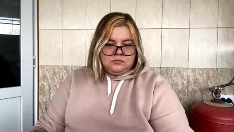 Snapshot of kiracobb chatting on 12/26/24, 10:59 Just Kira online show from 12/26/24, 10:59