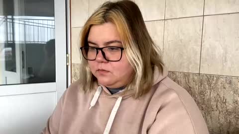 Snapshot of kiracobb chatting on 12/29/24, 09:28 Just Kira online show from 12/29/24, 09:28