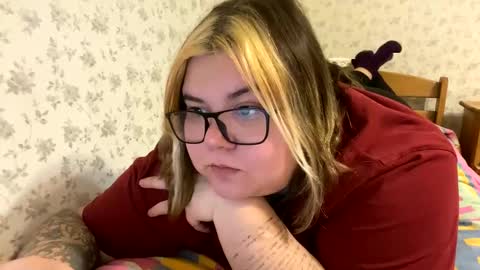 Snapshot of kiracobb chatting on 01/06/25, 02:25 Just Kira online show from 01/06/25, 02:25