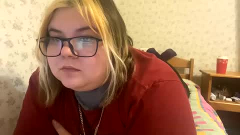 Snapshot of kiracobb chatting on 01/06/25, 05:27 Just Kira online show from 01/06/25, 05:27