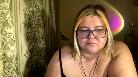 Snapshot of kiracobb chatting on 01/13/25, 02:21 Just Kira online show from 01/13/25, 02:21