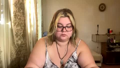 Snapshot of kiracobb chatting on 03/09/25, 01:48 Just Kira online show from 03/09/25, 01:48