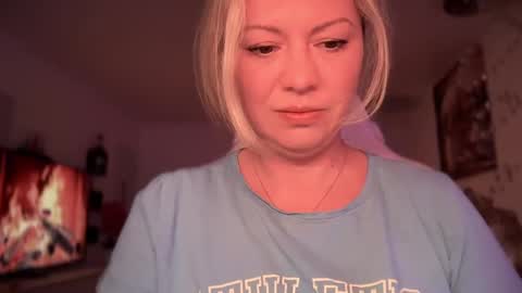 KiraDivine online show from 02/21/25, 02:16