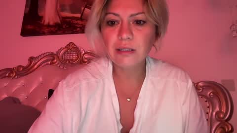 KiraDivine online show from 09/10/25, 01:55