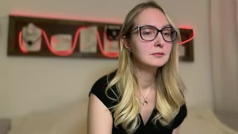 Snapshot of kirafatex chatting on 11/14/25, 05:22 KiraFatex online show from 11/14/25, 05:22