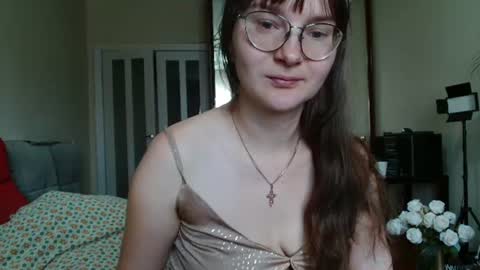 KiraGoldens online show from 06/17/26, 06:27