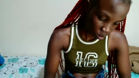 Snapshot of kirah_hot chatting on 06/16/26, 08:28 kirah_hot online show from 06/16/26, 08:28