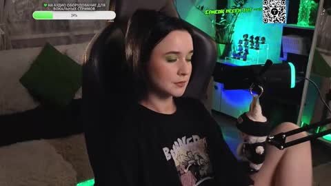 Snapshot of kiralilime chatting on 10/16/25, 10:11 Kira online show from 10/16/25, 10:11