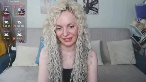 kiramartins cat online show from 11/25/25, 05:57