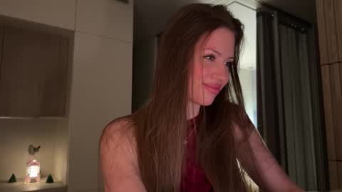 Snapshot of kiramystery chatting on 12/21/25, 04:58 Kira online show from 12/21/25, 04:58