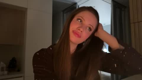 Snapshot of kiramystery chatting on 01/19/26, 04:33 Kira online show from 01/19/26, 04:33