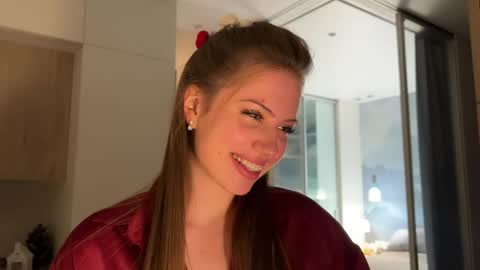 Snapshot of kiramystery chatting on 03/24/26, 05:40 Kira online show from 03/24/26, 05:40