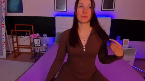 Snapshot of kiraneww chatting on 12/02/25, 07:57 Kira online show from 12/02/25, 07:57