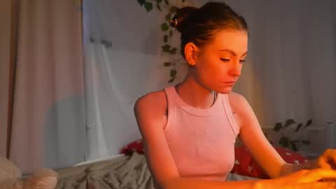 Snapshot of kiraninetails chatting on 10/06/25, 09:51 ARI online show from 10/06/25, 09:51