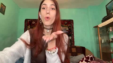 Snapshot of kirbykrell chatting on 04/09/26, 11:37 Marry online show from 04/09/26, 11:37