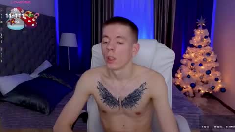 Snapshot of kireev_ chatting on 12/22/24, 01:00 online show from 12/22/24, 01:00