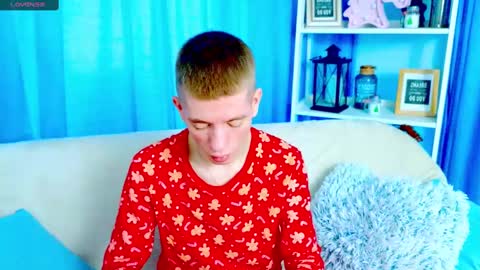 Snapshot of kireev_ chatting on 12/28/24, 07:00 online show from 12/28/24, 07:00