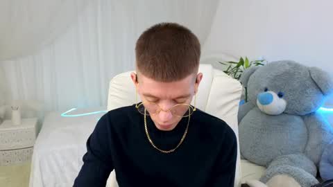 Snapshot of kireev_ chatting on 03/12/25, 06:18 online show from 03/12/25, 06:18