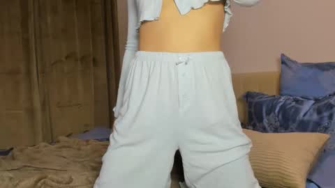 Kira online show from 10/29/25, 05:47