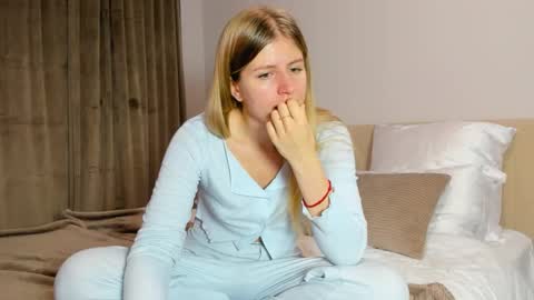 Kira online show from 11/14/25, 09:57