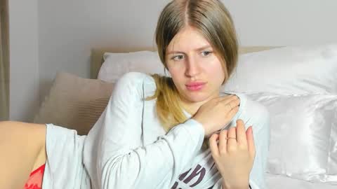 Snapshot of kirraa_ chatting on 01/14/26, 06:57 Kira online show from 01/14/26, 06:57