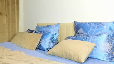 Snapshot of kirraa_ chatting on 02/10/26, 07:40 Kira online show from 02/10/26, 07:40