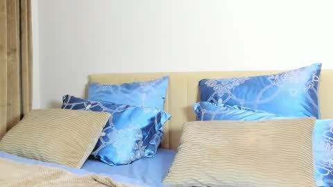 Snapshot of kirraa_ chatting on 02/11/26, 09:20 Kira online show from 02/11/26, 09:20