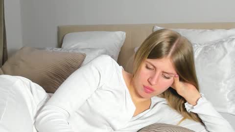 Snapshot of kirraa_ chatting on 02/24/26, 09:46 Kira online show from 02/24/26, 09:46