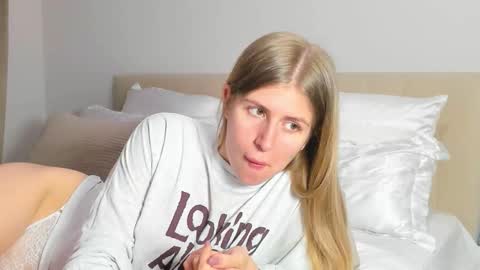 Snapshot of kirraa_ chatting on 03/15/26, 06:47 Kira online show from 03/15/26, 06:47