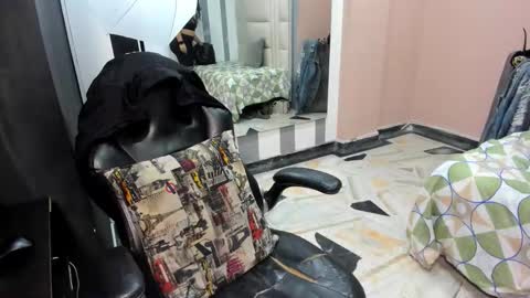 Snapshot of kirss_milff chatting on 09/15/25, 12:38 kriss online show from 09/15/25, 12:38